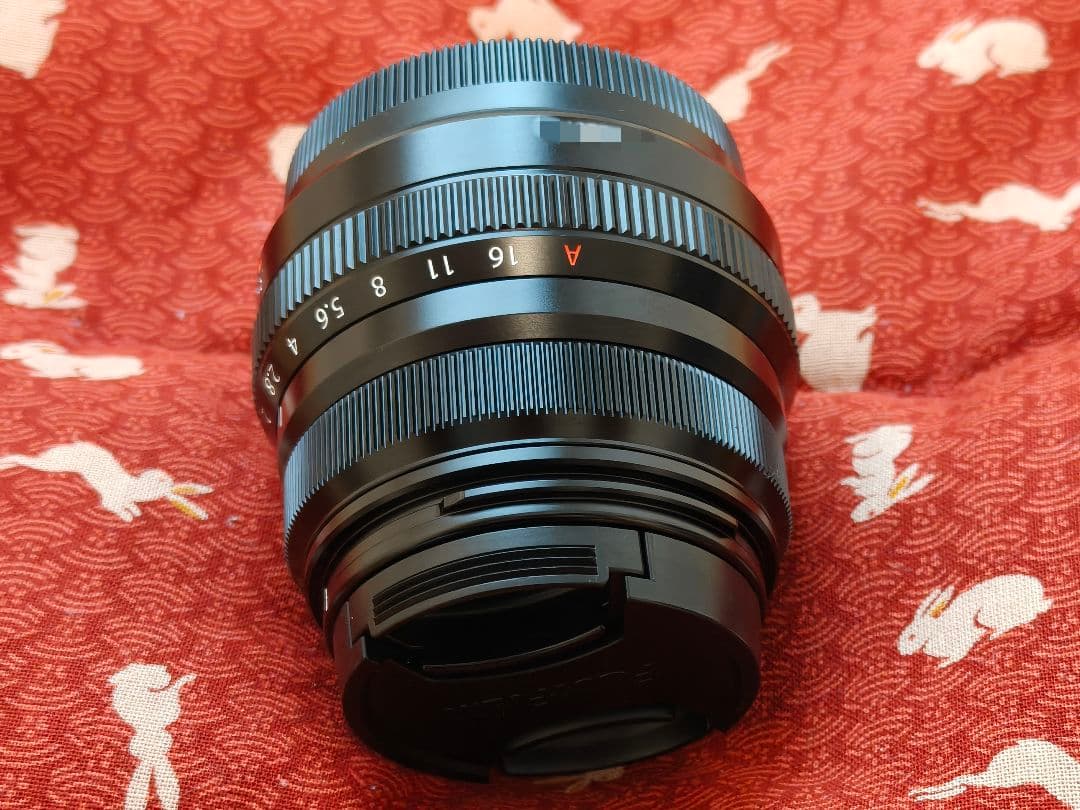 FUJIFILM XF35mm F2 R WR メタルフード、クロス付き