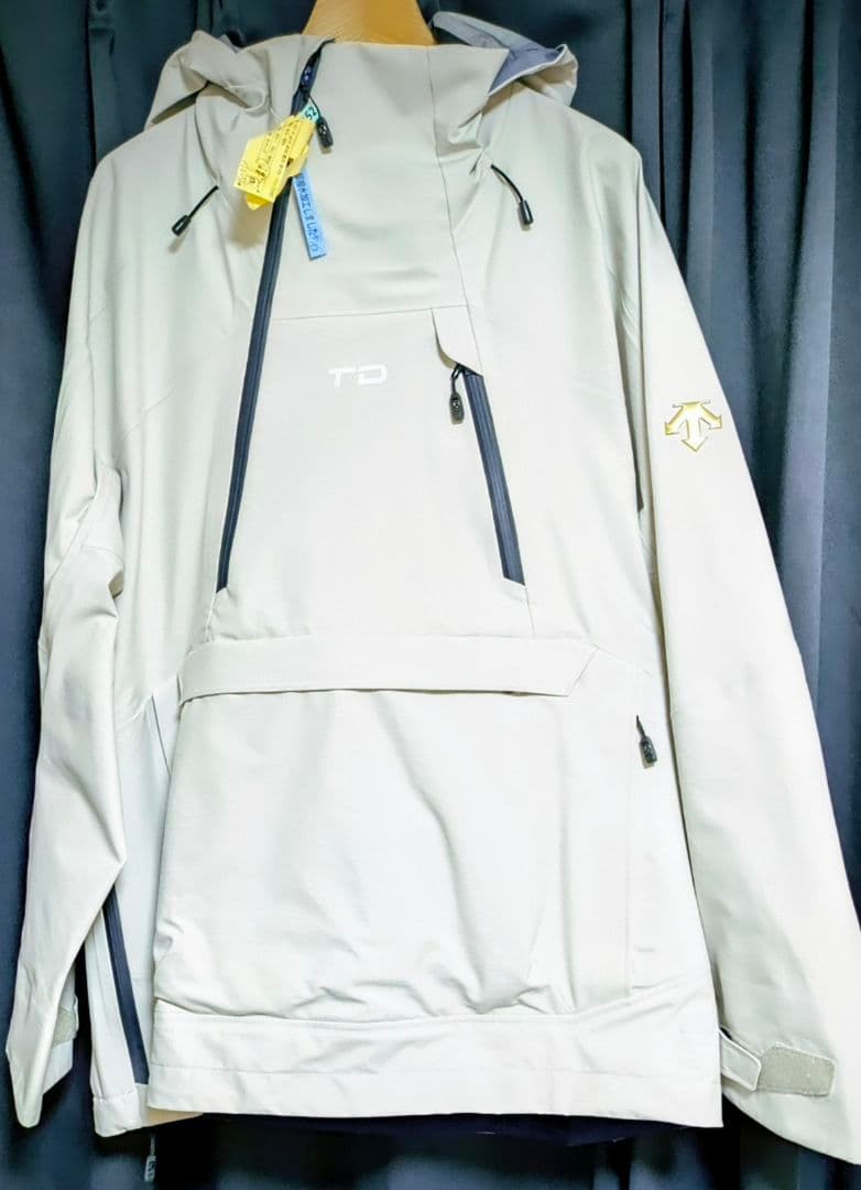 2025年モデル Team DESCENTE　スキーウェア（非売品）