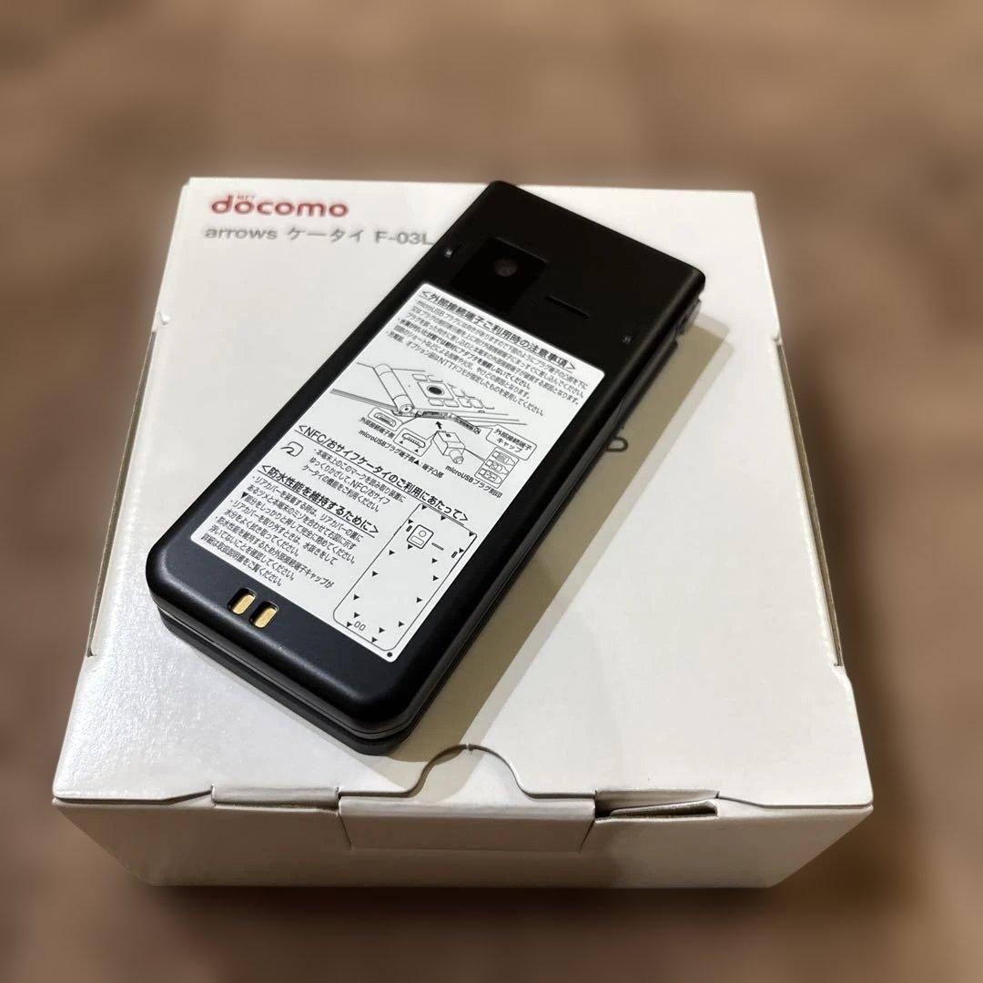 docomo arrowsケータイ F-03L ブラック