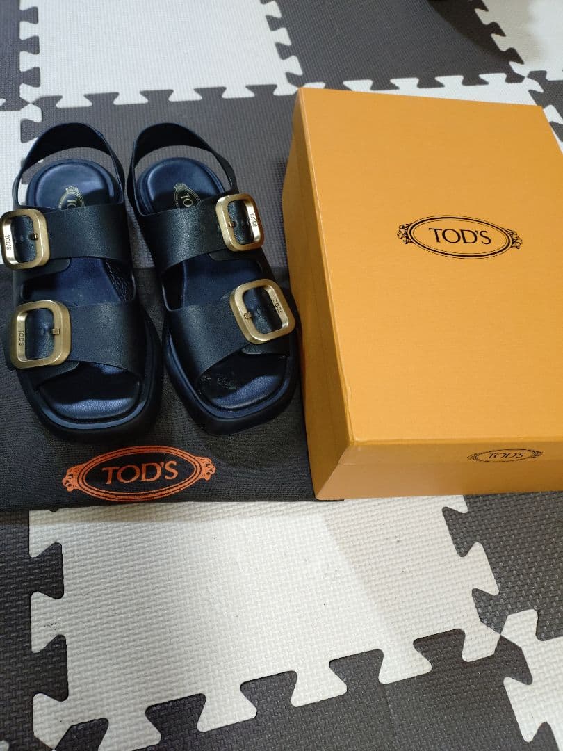 ✿　TOD'S サンダル ゴールドバックル　37
