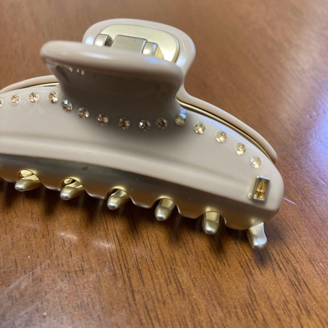ストーン付きベージュヘアクリップ 約7.5cm