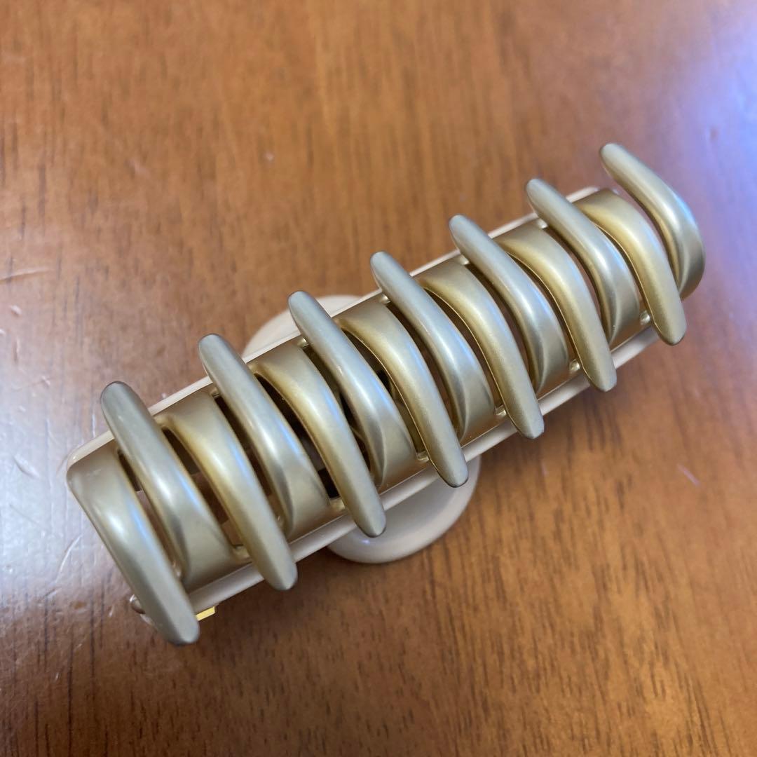 ストーン付きベージュヘアクリップ 約7.5cm