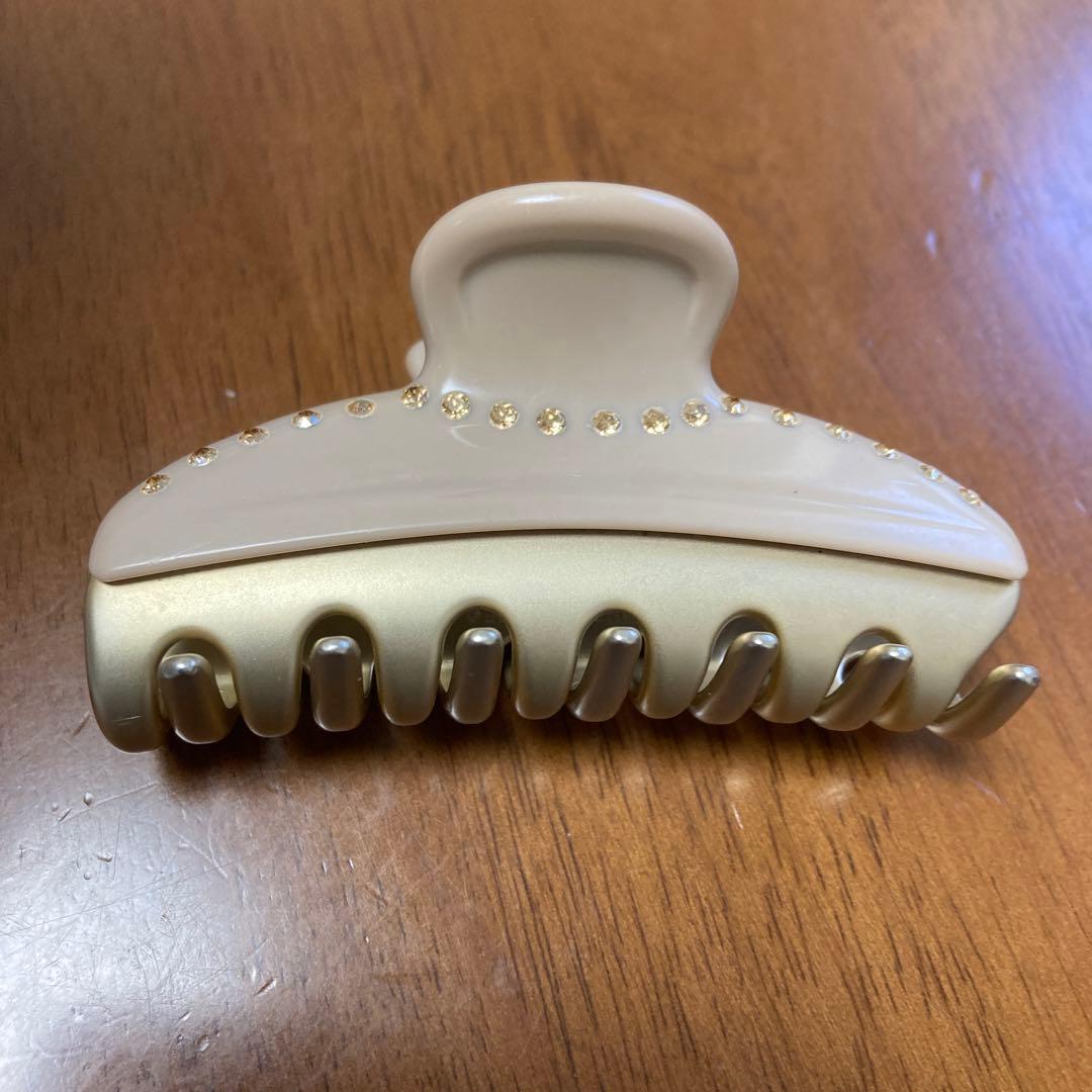 ストーン付きベージュヘアクリップ 約7.5cm