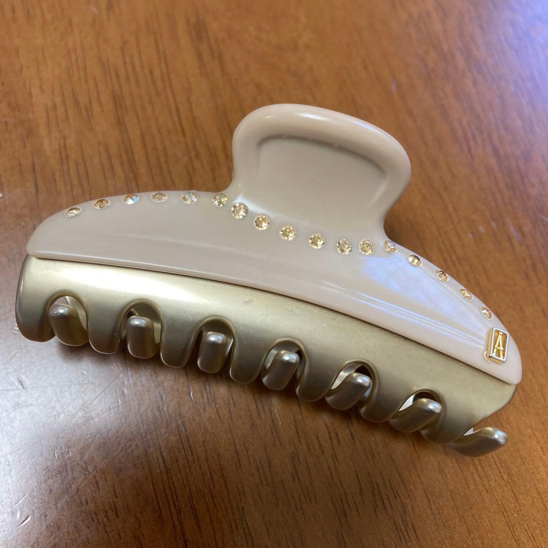 ストーン付きベージュヘアクリップ 約7.5cm