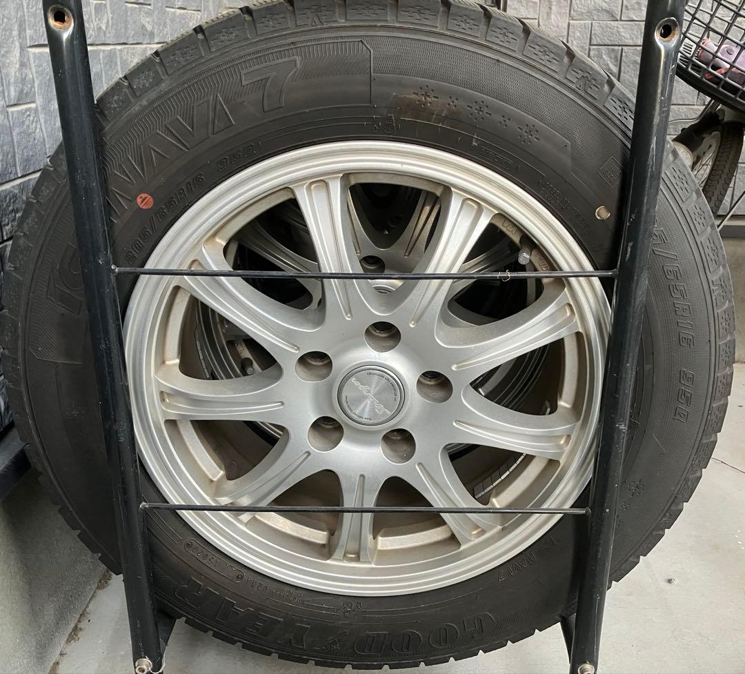 スタッドレスタイヤ　16インチアルミ付き4本セット