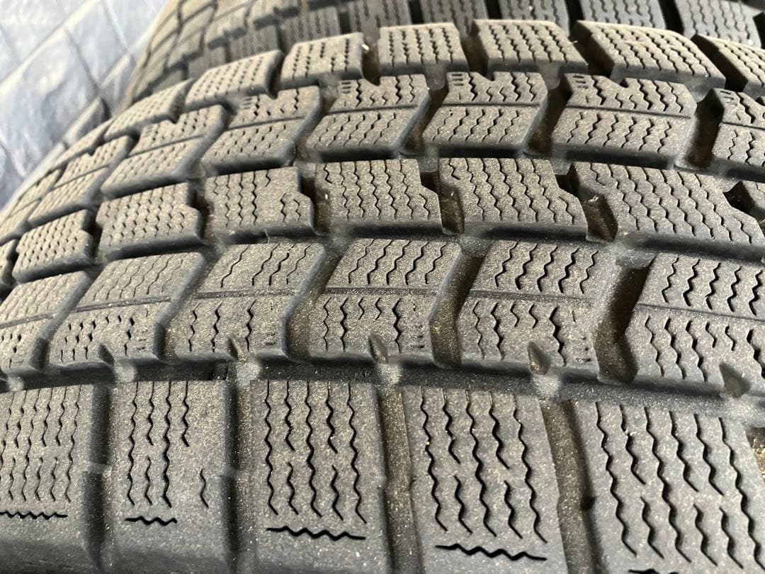 スタッドレスタイヤ　16インチアルミ付き4本セット