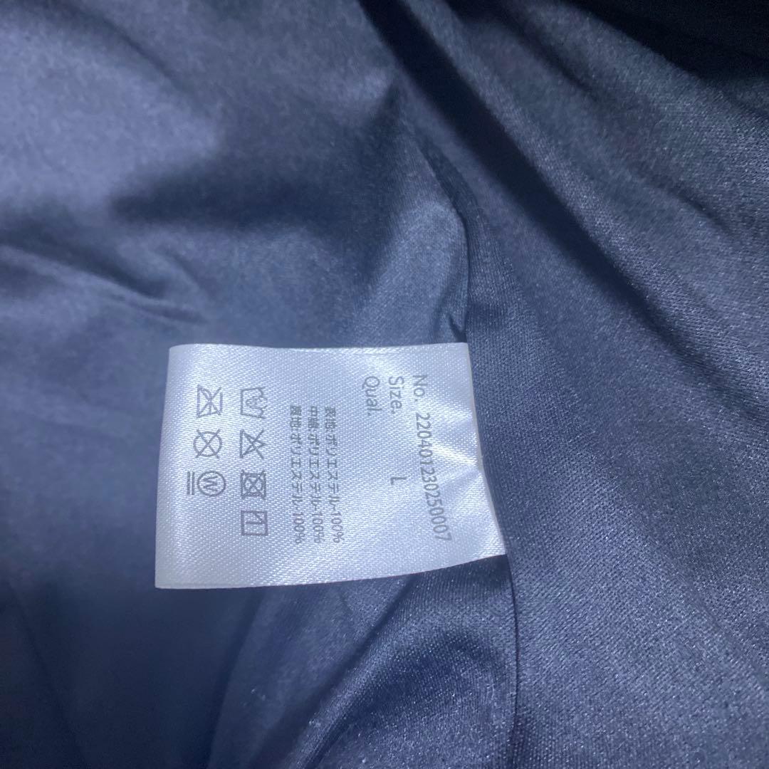 フード付きブラックダウンベスト