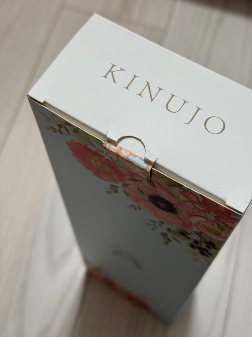 美品⭐️ KINUJO DS200 ストレートヘアアイロン ホワイト 絹女