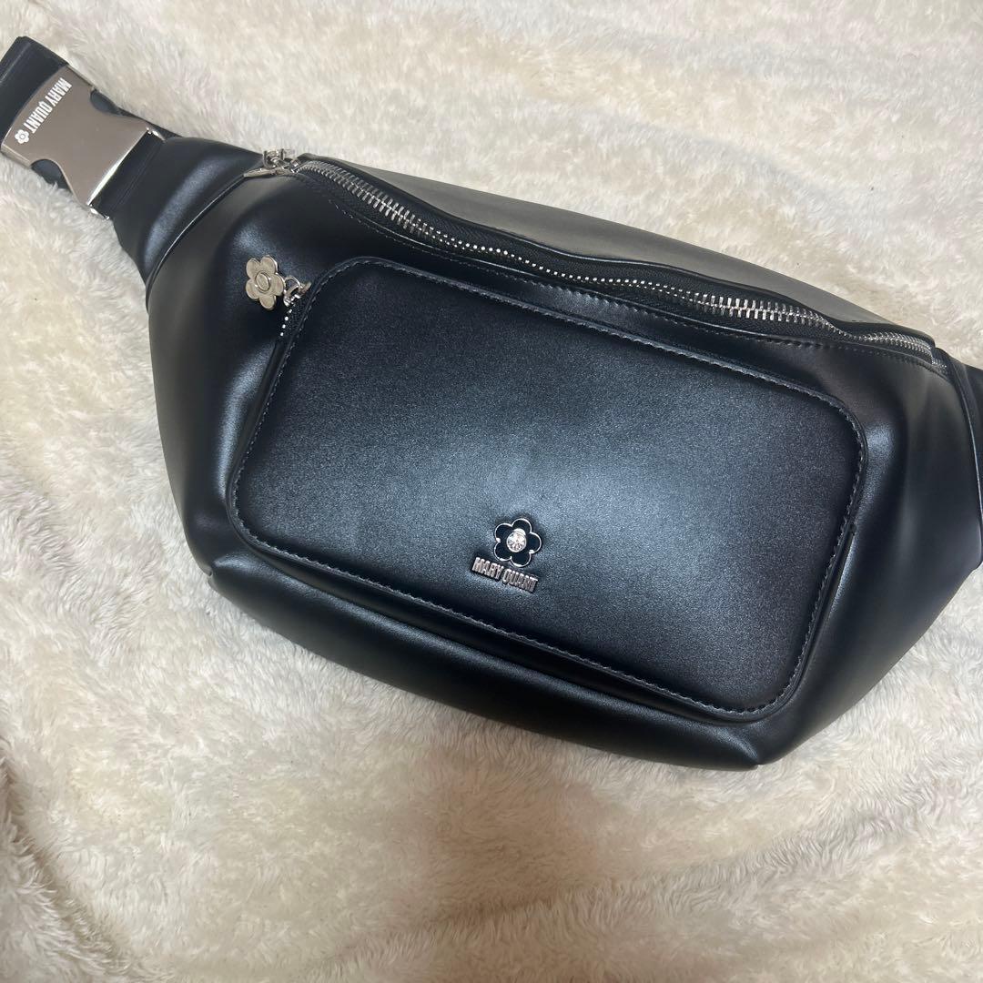 新品　MARY QUANT ブラックボディバッグ　黒　ウエストポーチ　マリクワ