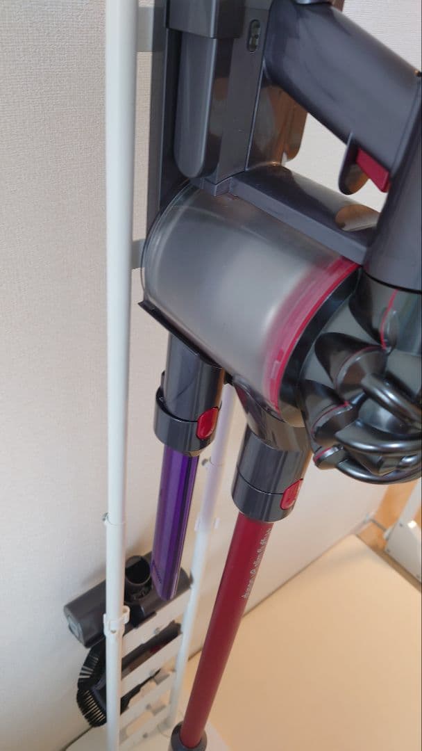 ど*な様 【純正スタンド付き】Dyson V8slim fluffy＋【掃除機】