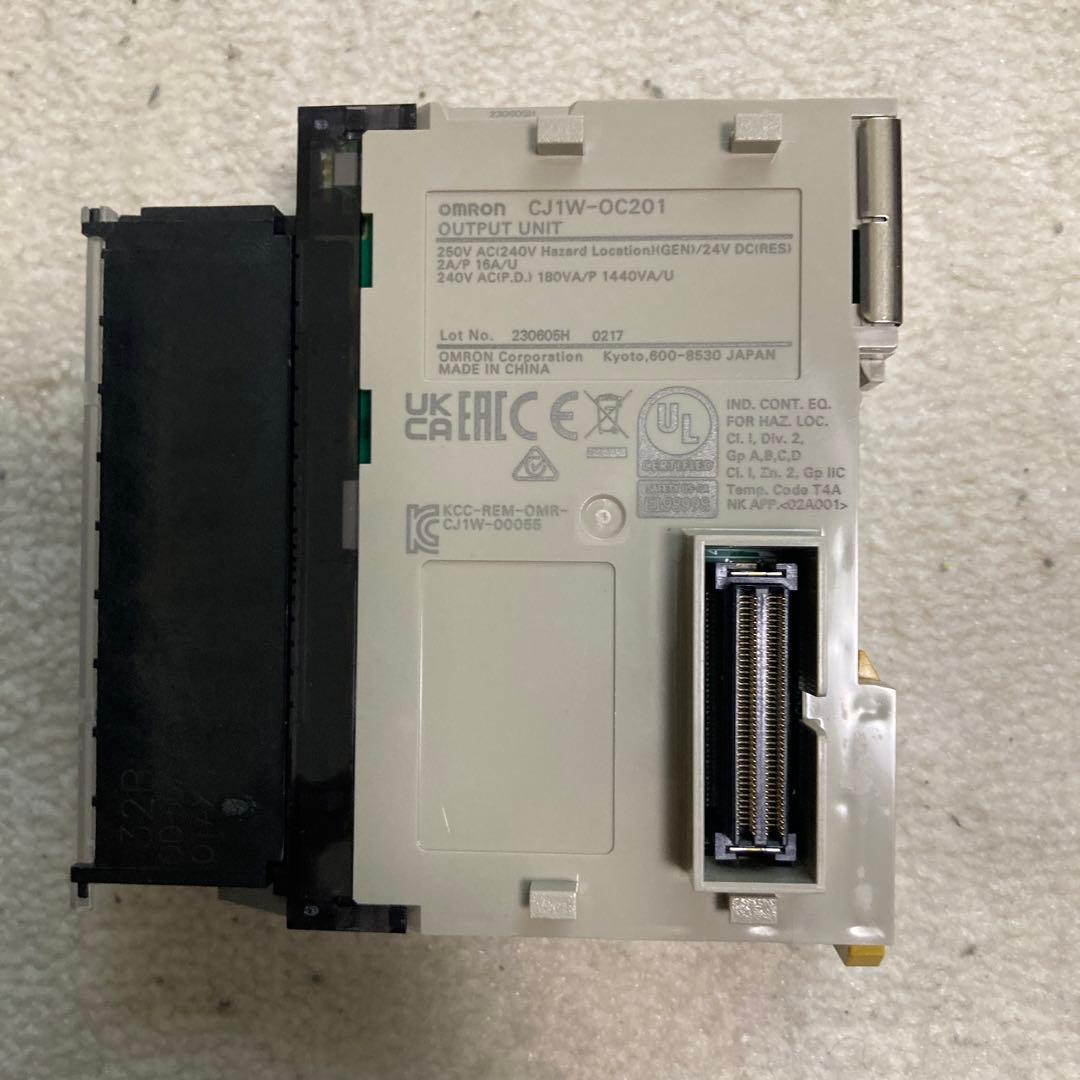 CJ1W-OC201 リレー独立接点出力ユニット 出力8点 (OMRON)