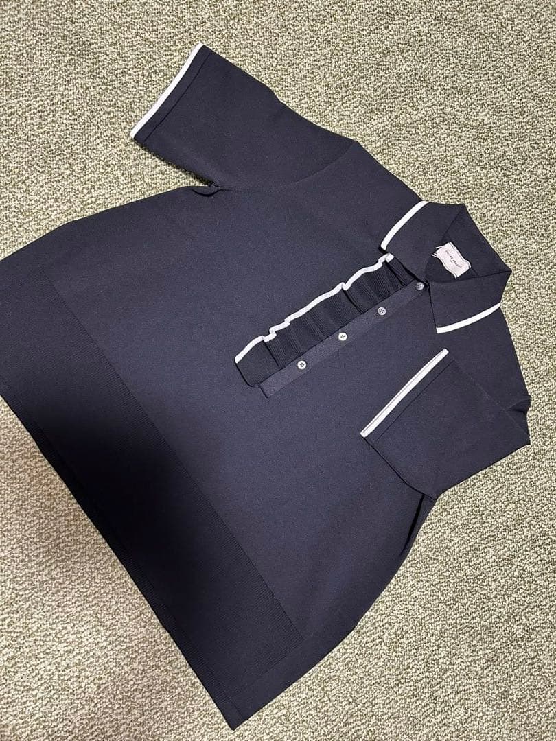 ユナイテッドアローズ　ブラックフリル付き半袖　ニットポロシャツ