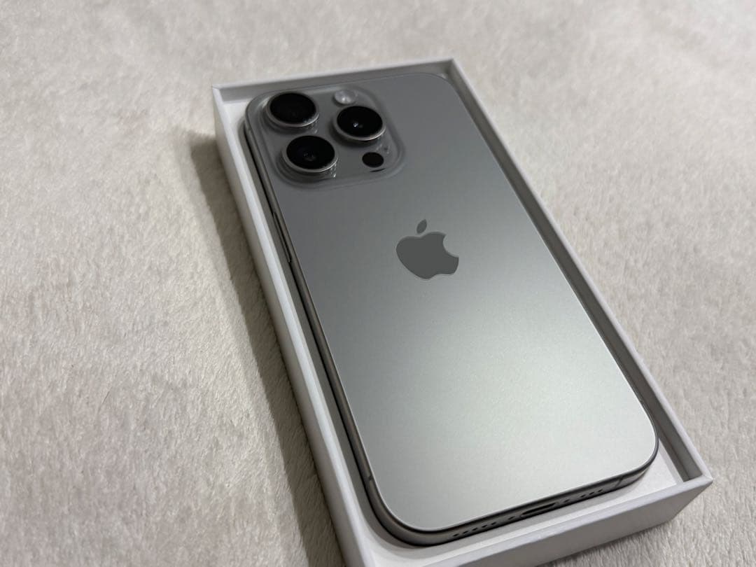Apple iPhone 15 Pro ナチュラルチタニウム 本体 SIMフリー