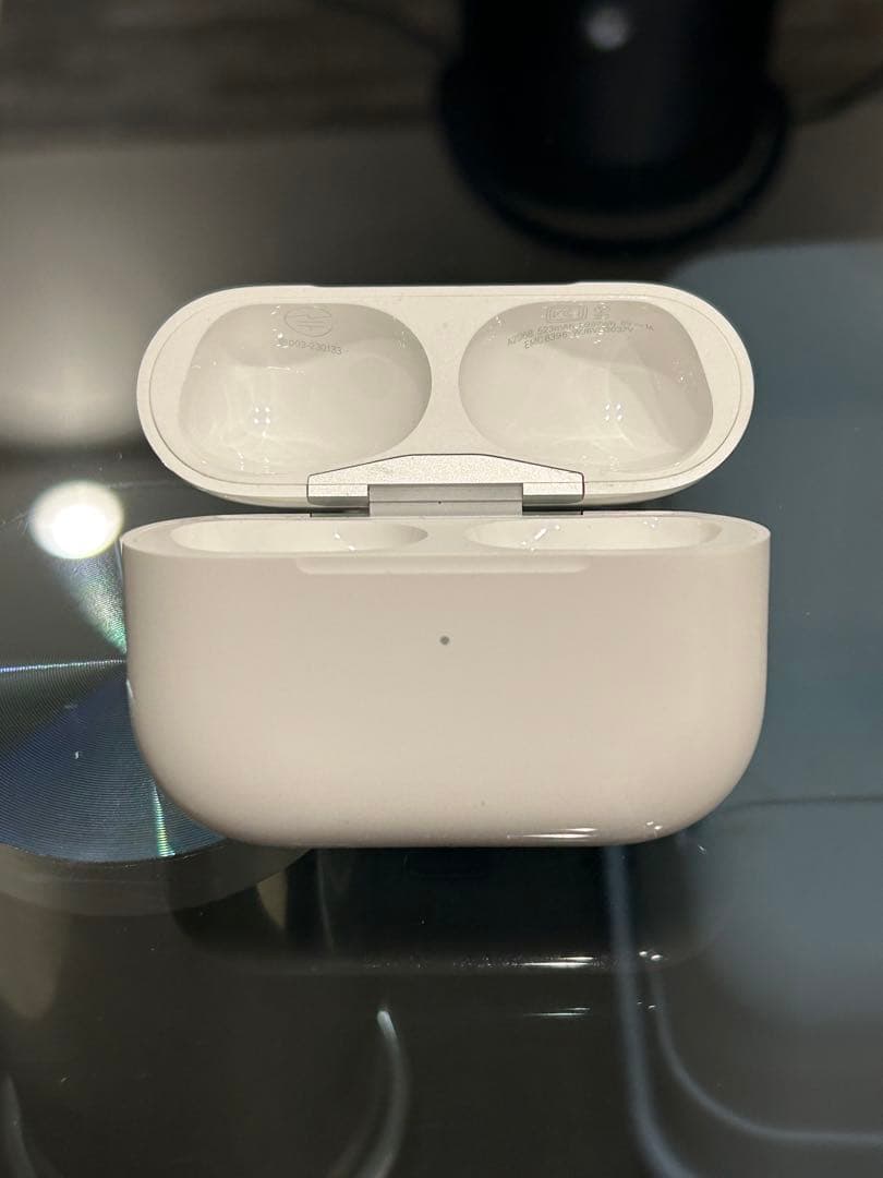 AirPods Pro 第2世代 本体 ホワイト 充電ケース付き イヤホン右のみ