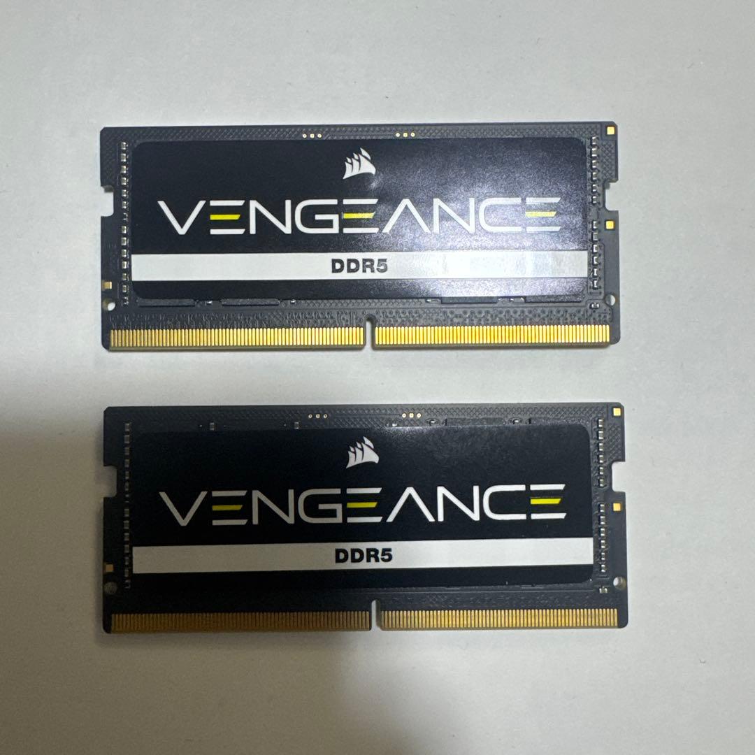 美品 CORSAIR DDR5 32GBx2 (64GB) ノート用