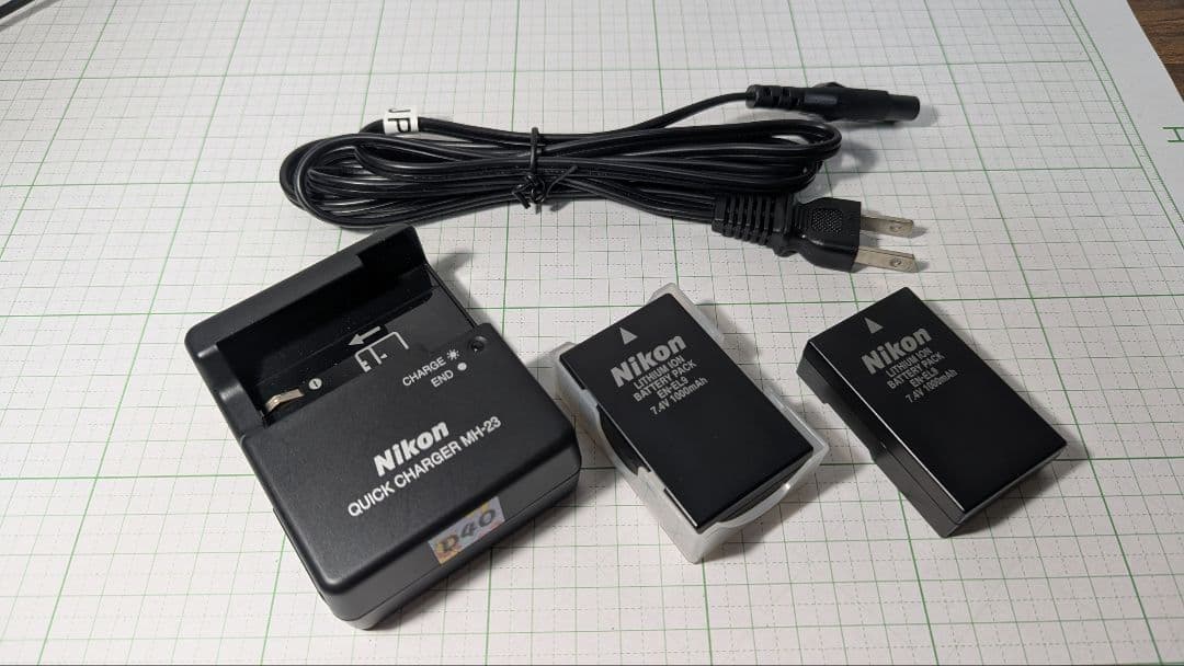 Nikon D40 デジタル一眼レフカメラ　ズームレンズ2本セット、バッグ付一式