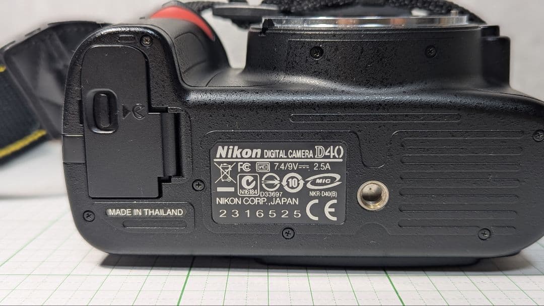 Nikon D40 デジタル一眼レフカメラ　ズームレンズ2本セット、バッグ付一式