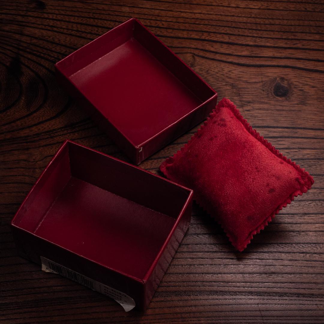 箱有 フェラガモ FERRAGAMO 特別な日のためのガンチーニ カフスボタン