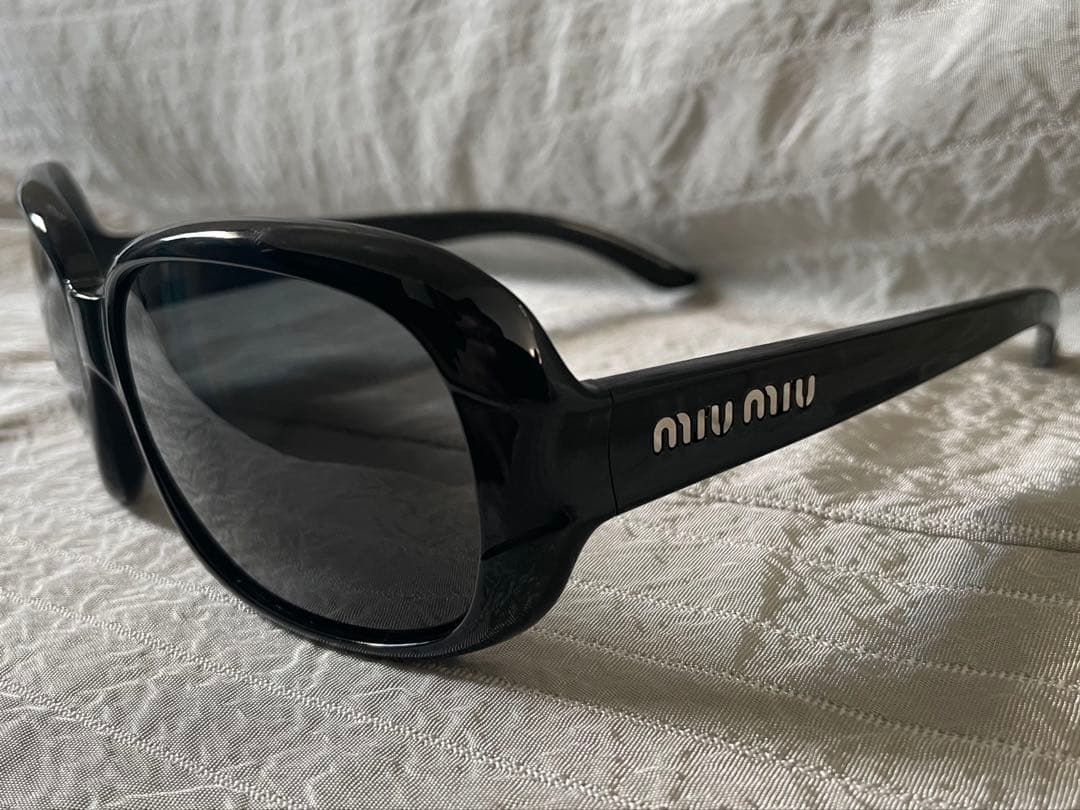 MIU MIU ミュウミュウ サングラス ブラック