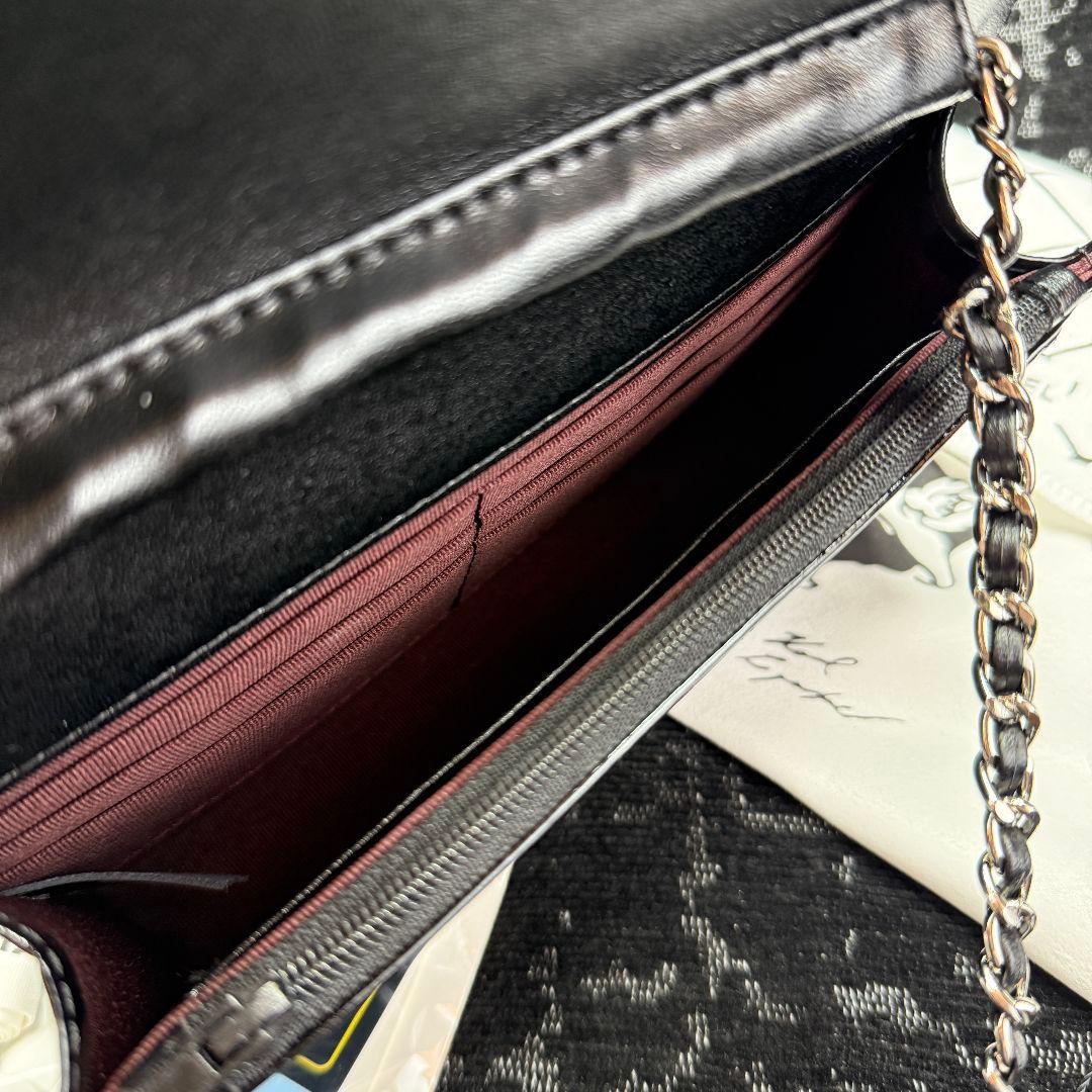 ノベルティ Chanel チェーンウォレット パテントレザー