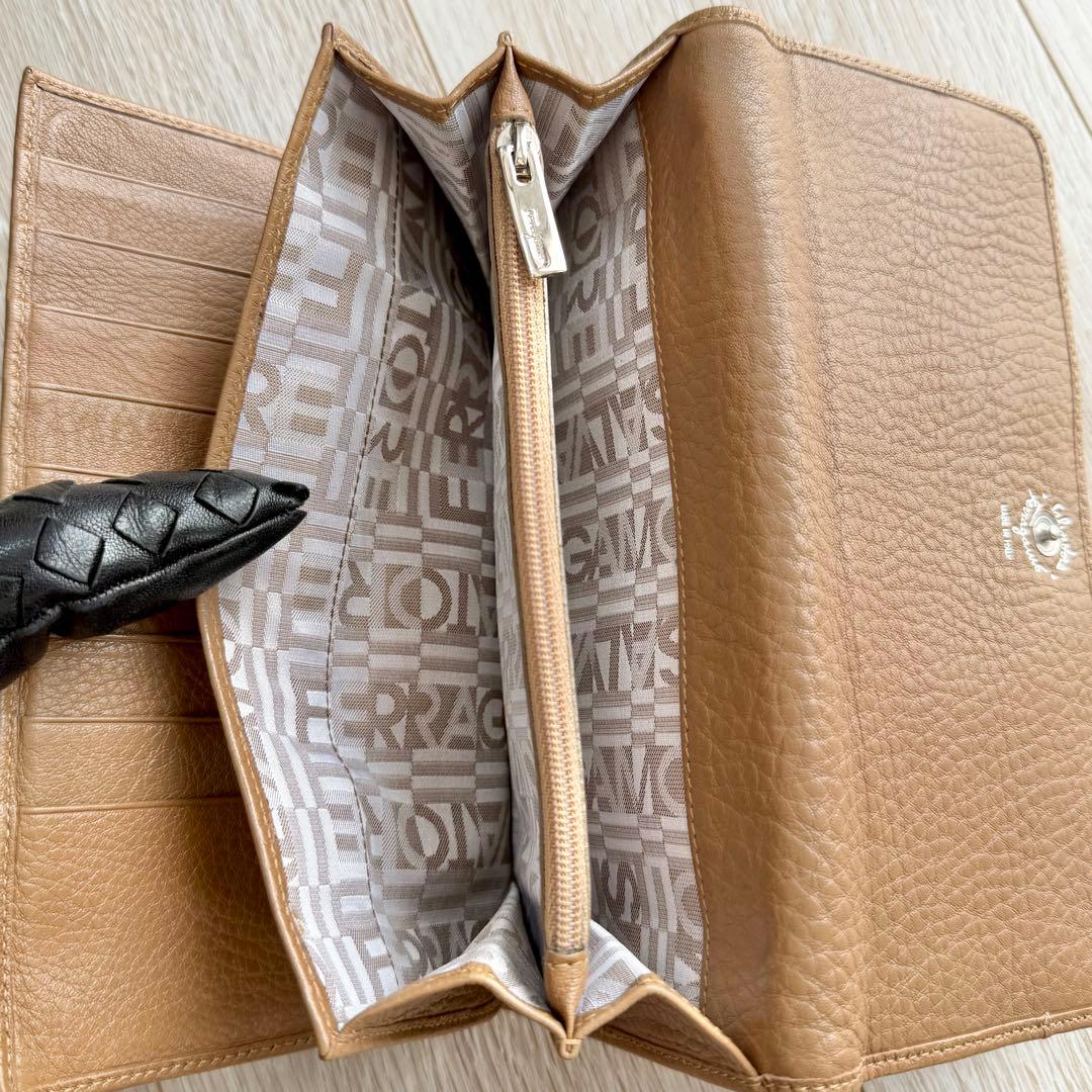 【高級】 サルヴァトーレ フェラガモ レザー 長財布 ブラウン ガンチーニ 金具