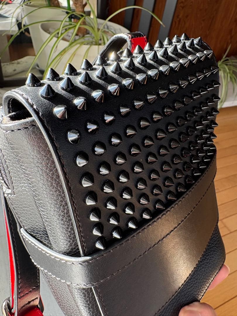 スタッズデザイン ショルダーバッグ