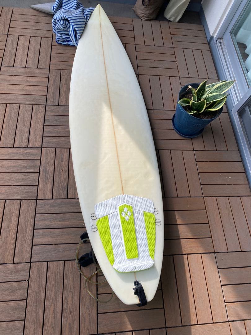 ［値下げ］ホワイト/グリーン ショートボード