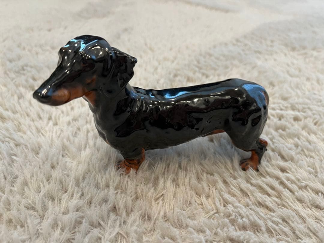   ロイヤルドルトン　ダックスフンド 陶器 置物