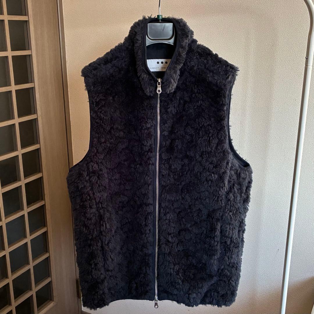 three dotsアップサイクル エコファー ジップベスト　定価4万円