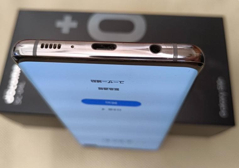 Galaxy S10+ SC-04L SIMロック解除（Budsおまけ）