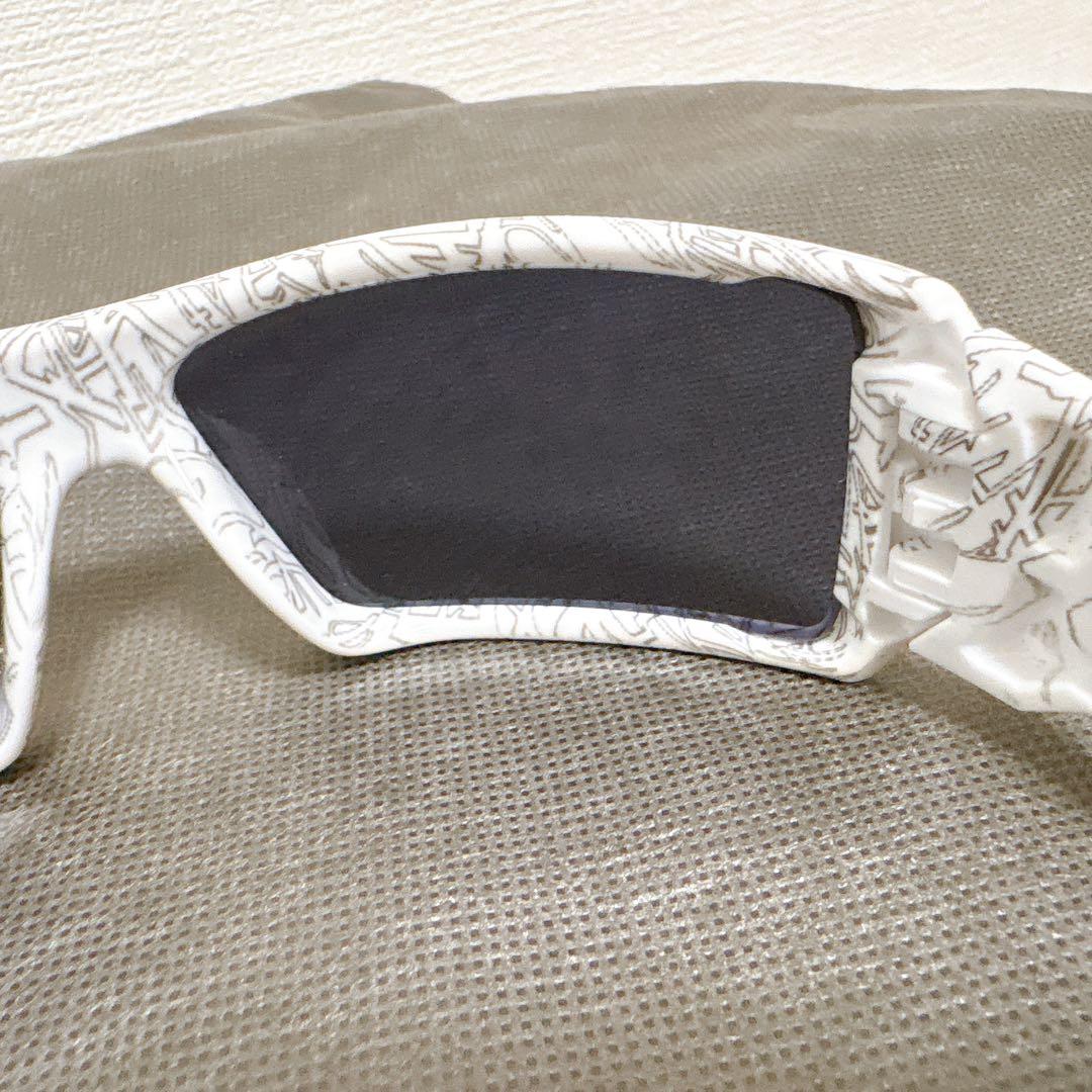 美品　オークリー　Oakley スポーツサングラス ホワイト/ブラック　袋付き