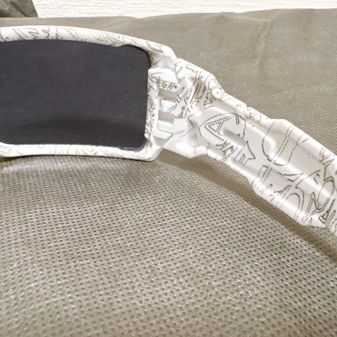 美品　オークリー　Oakley スポーツサングラス ホワイト/ブラック　袋付き