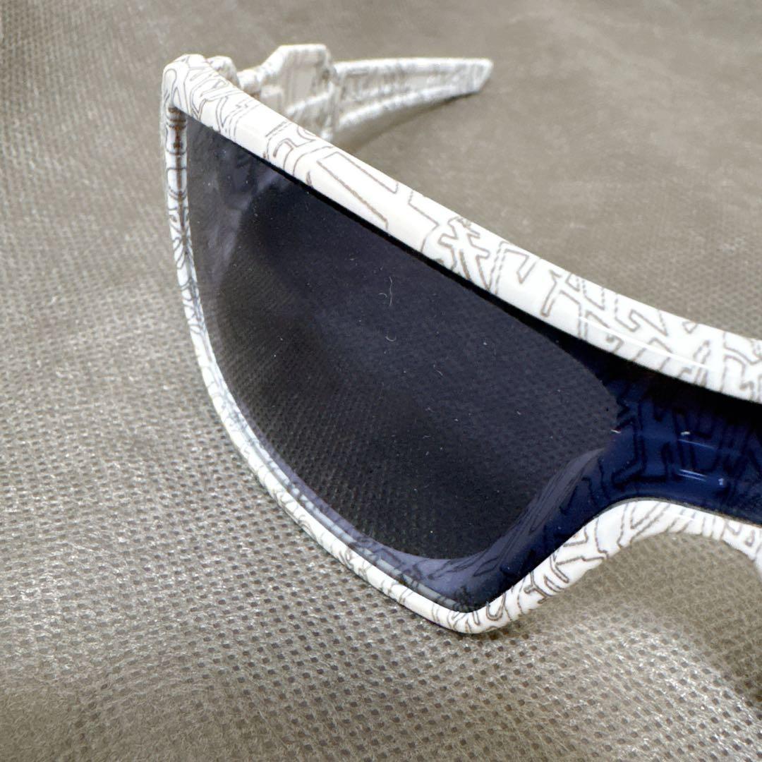 美品　オークリー　Oakley スポーツサングラス ホワイト/ブラック　袋付き