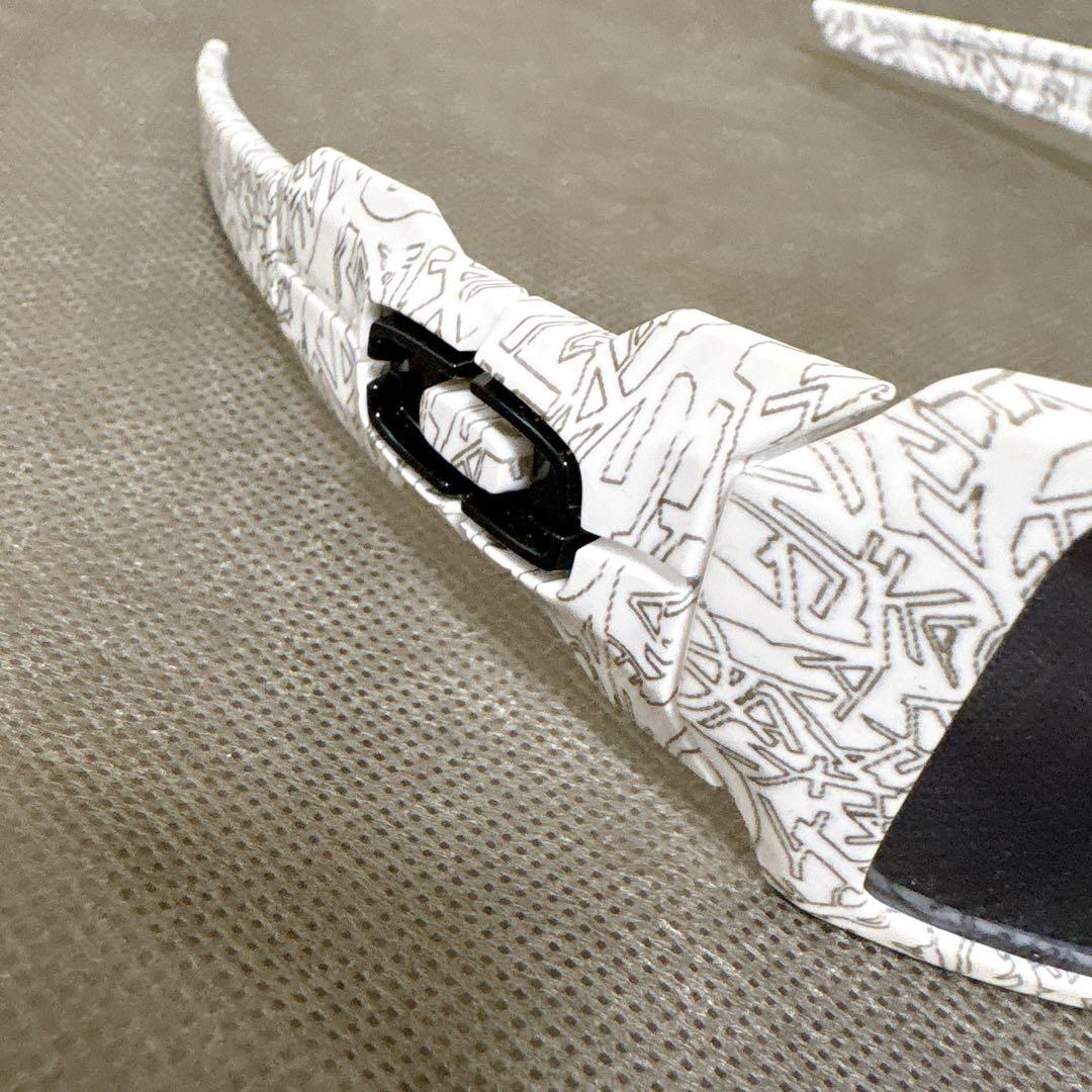 美品　オークリー　Oakley スポーツサングラス ホワイト/ブラック　袋付き