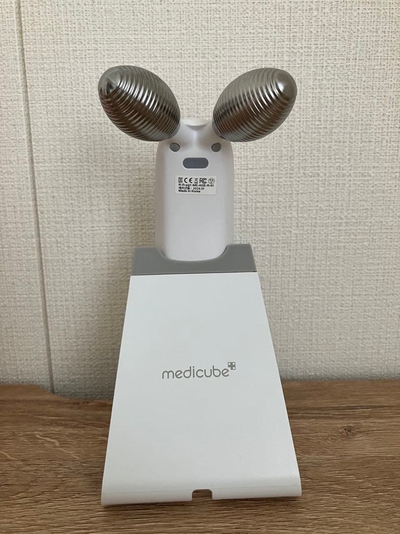MEDICUBE AGE-R EMS美顔器♡おまけ付き