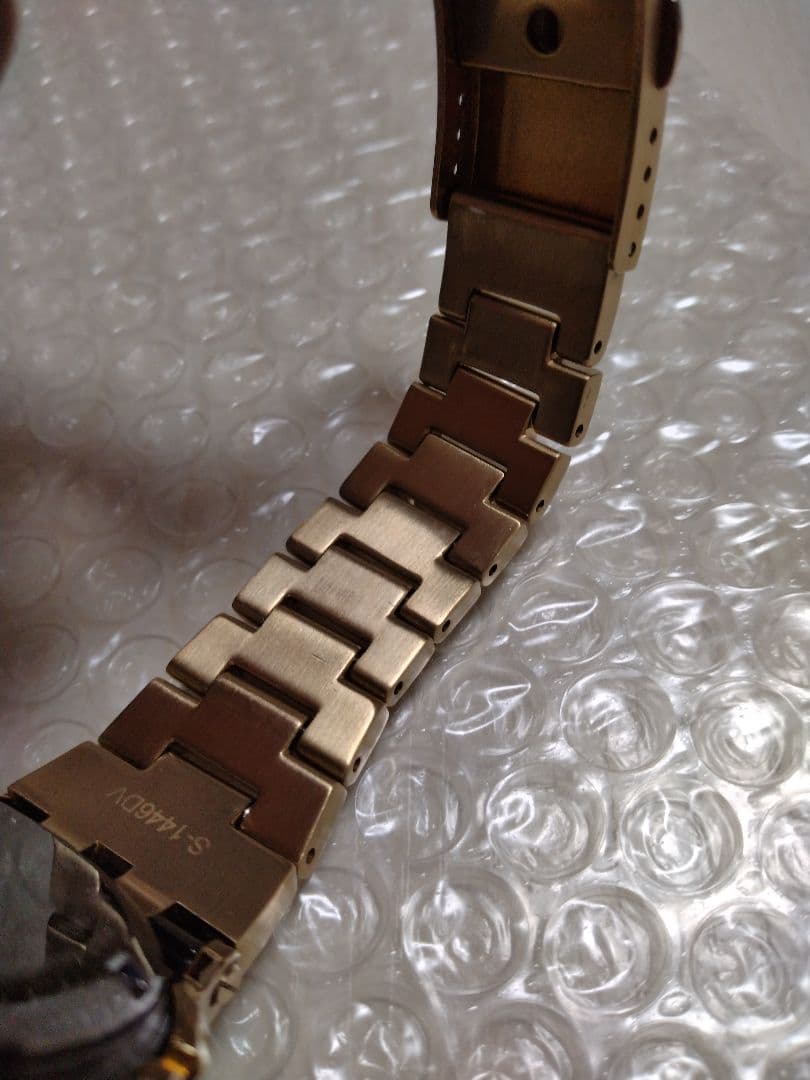 （64）【未使用に近い、極美品】G-SHOCK　GMW-B5000 ゴールド