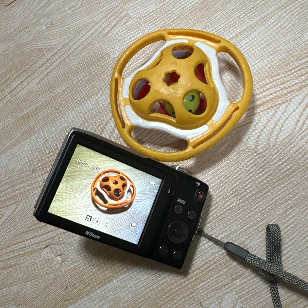 Nikon COOLPIX S3300 デジタルカメラ 16GBメモリーカード付