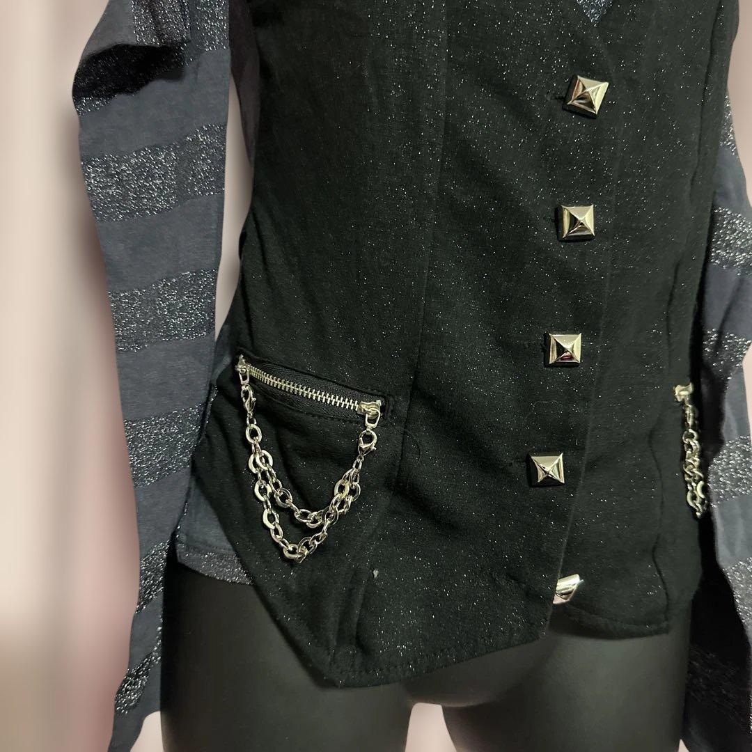 未使用　d.i.a オフショルダー ベスト 黒とグレー ストライプ