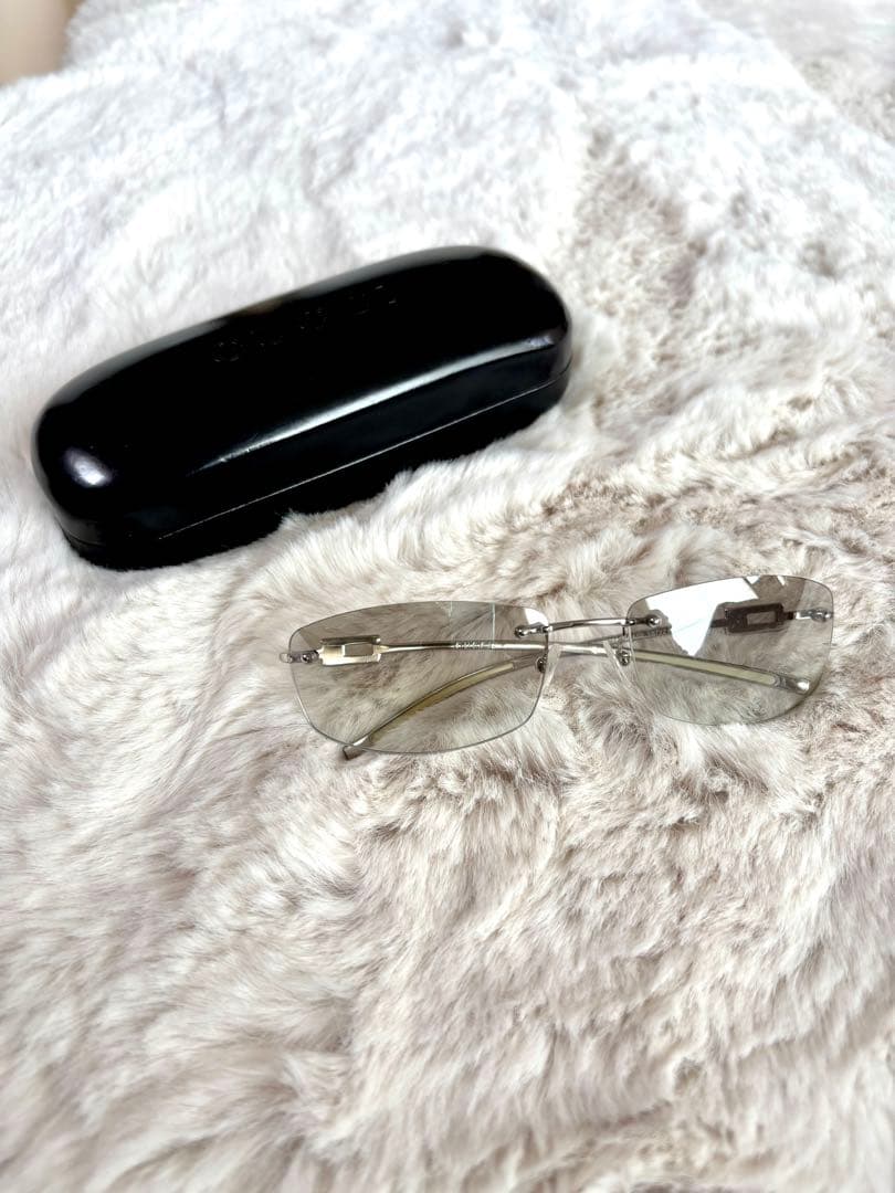 ♡お値下げしました♡【GUCCI 】シルバー サングラス　 ケース付き