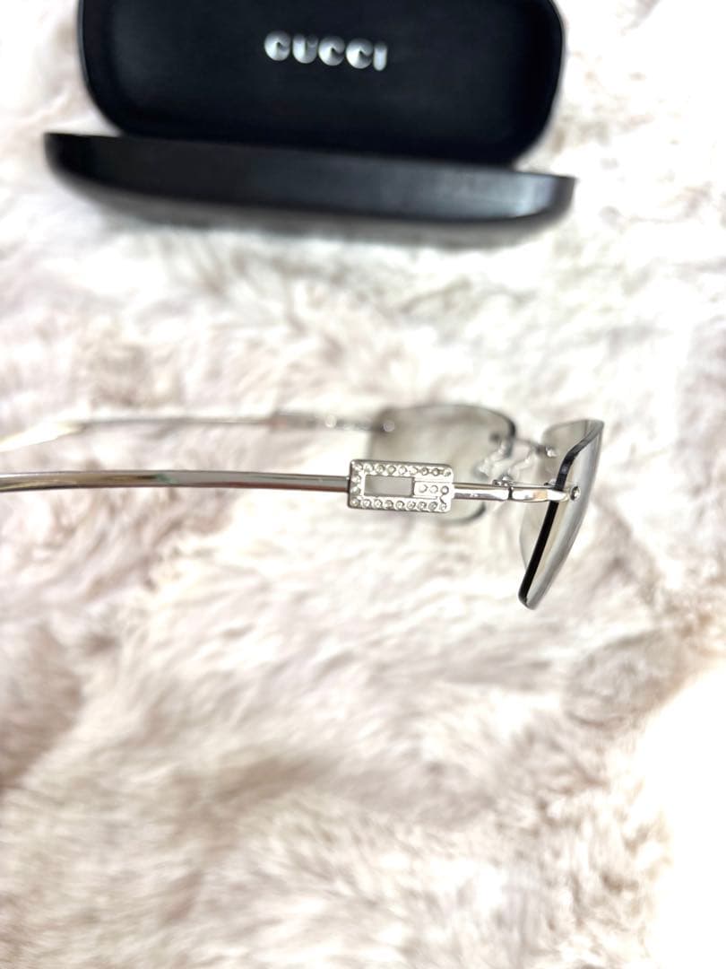 ♡お値下げしました♡【GUCCI 】シルバー サングラス　 ケース付き