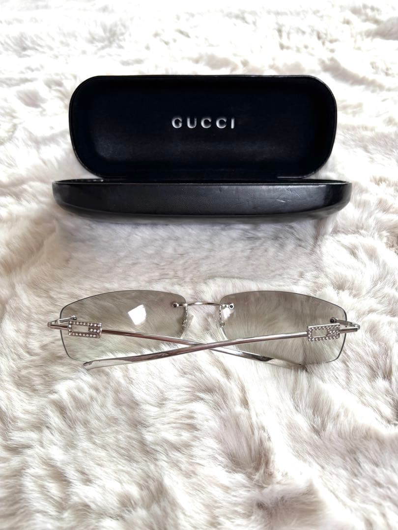 ♡お値下げしました♡【GUCCI 】シルバー サングラス　 ケース付き