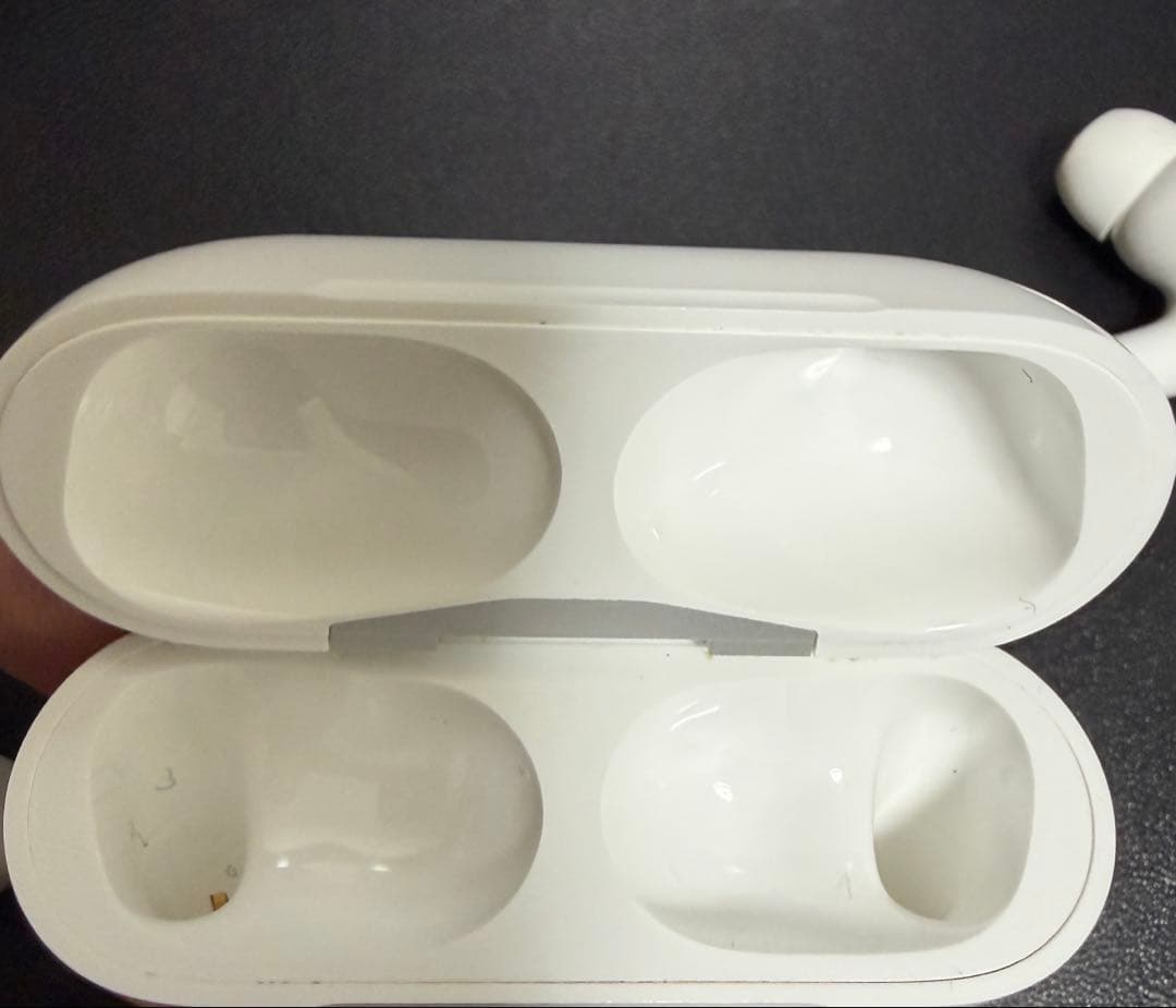 AirPodsPro第2世代MQD83J/A ライトニングケーブル純正品