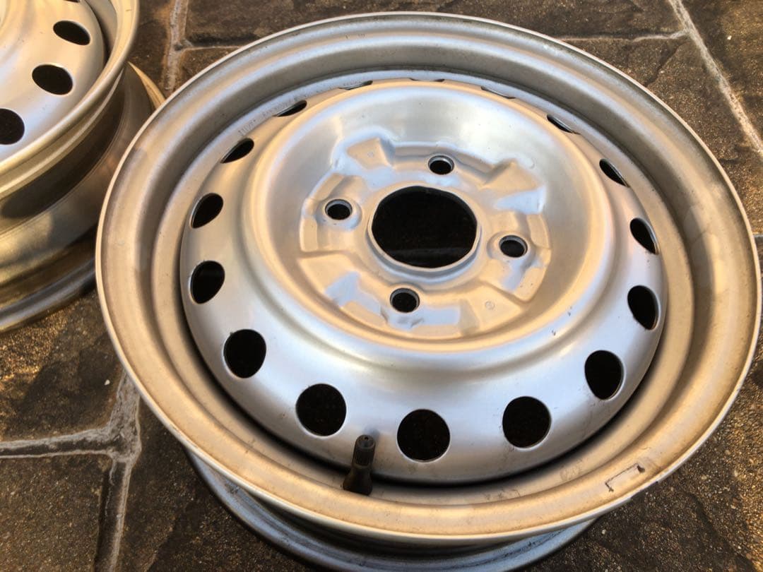 nv200 鉄ホイール　14インチ 4個セット ナット　センターキャップ付き