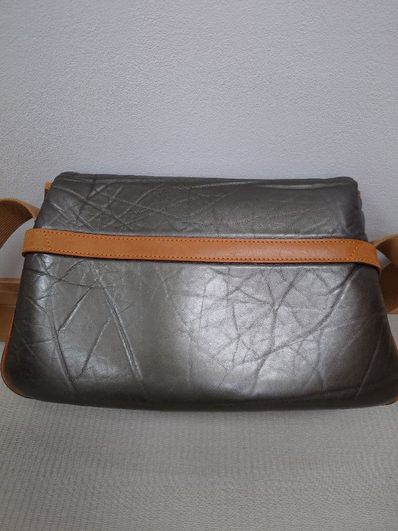 ハンティングワールド【希少】 ショルダーバッグ バチュー・クロス