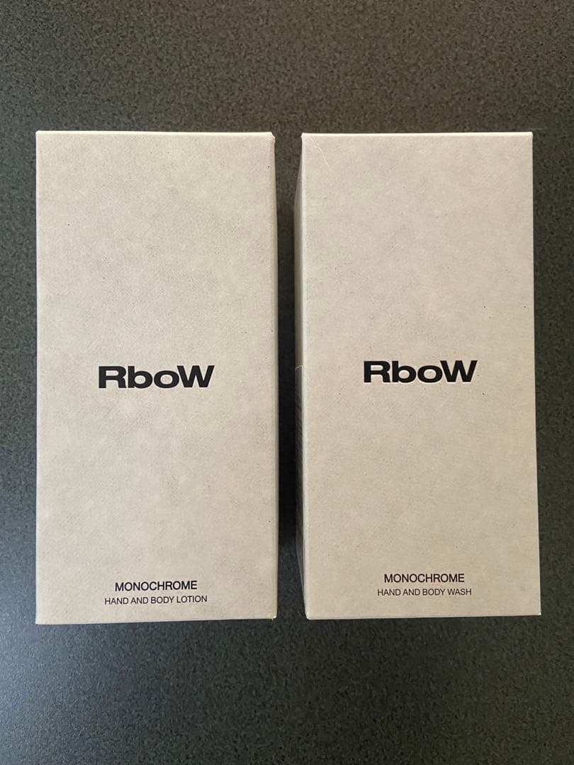 [RboW アールボウ ] ハンド＆ボディローション モノクローム 300mL