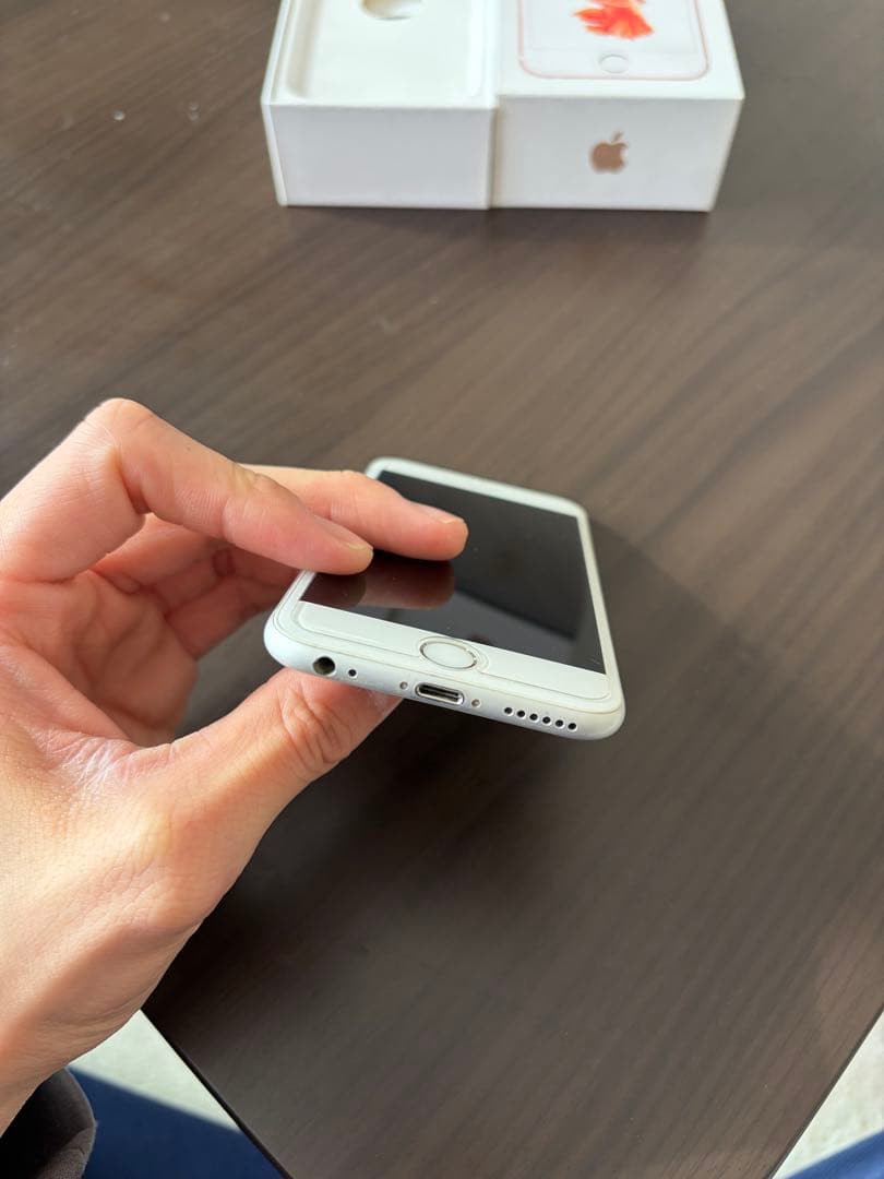 【美品】Apple iPhone 6s シルバー 本体 32GB 箱付き