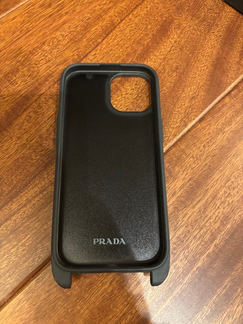 PRADA iPhone15用ケース ピンク