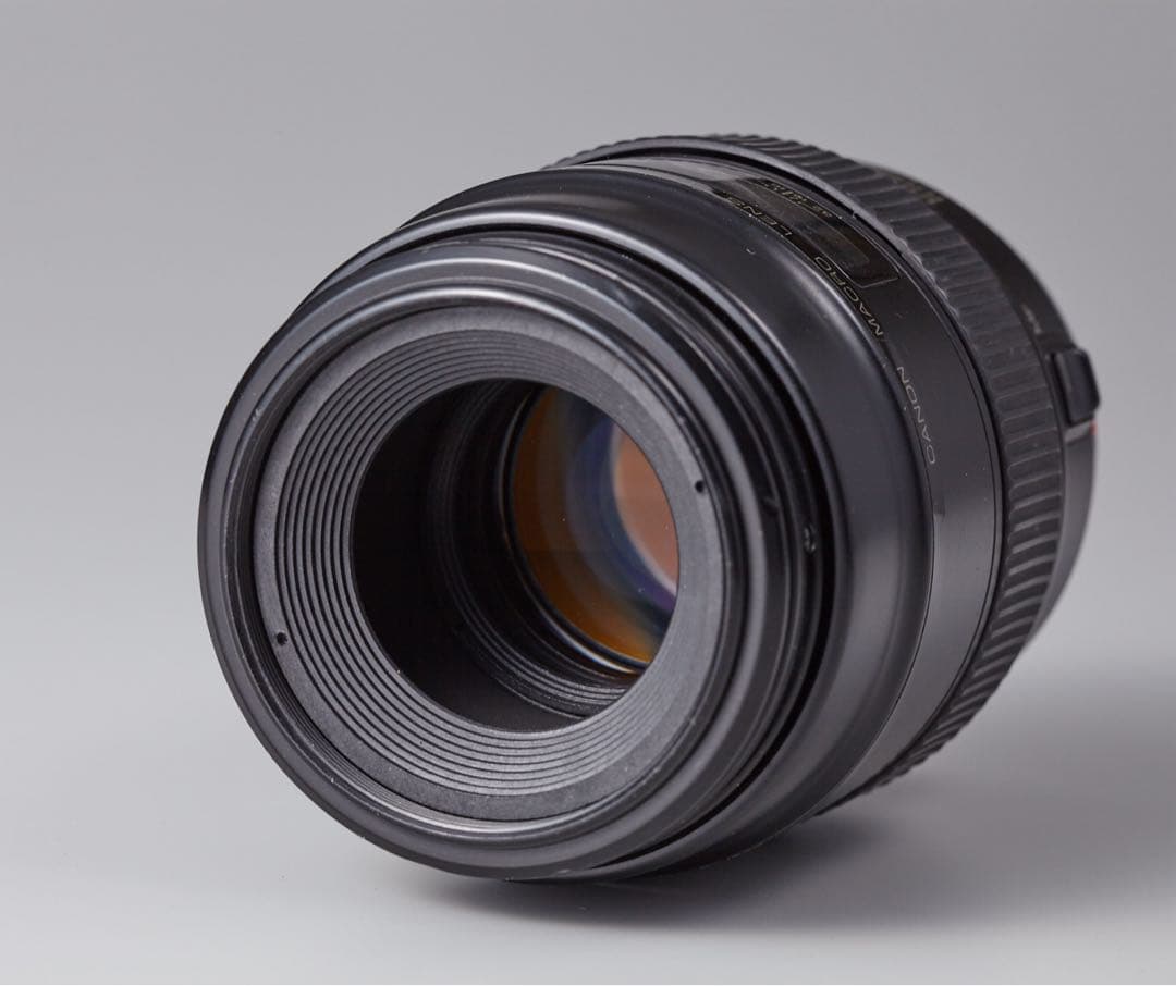 Canon EF 100mm f/2.8 マクロレンズ