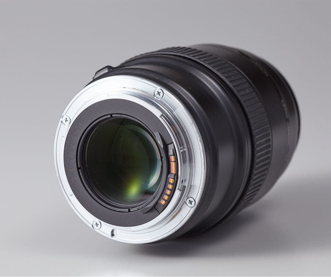 Canon EF 100mm f/2.8 マクロレンズ