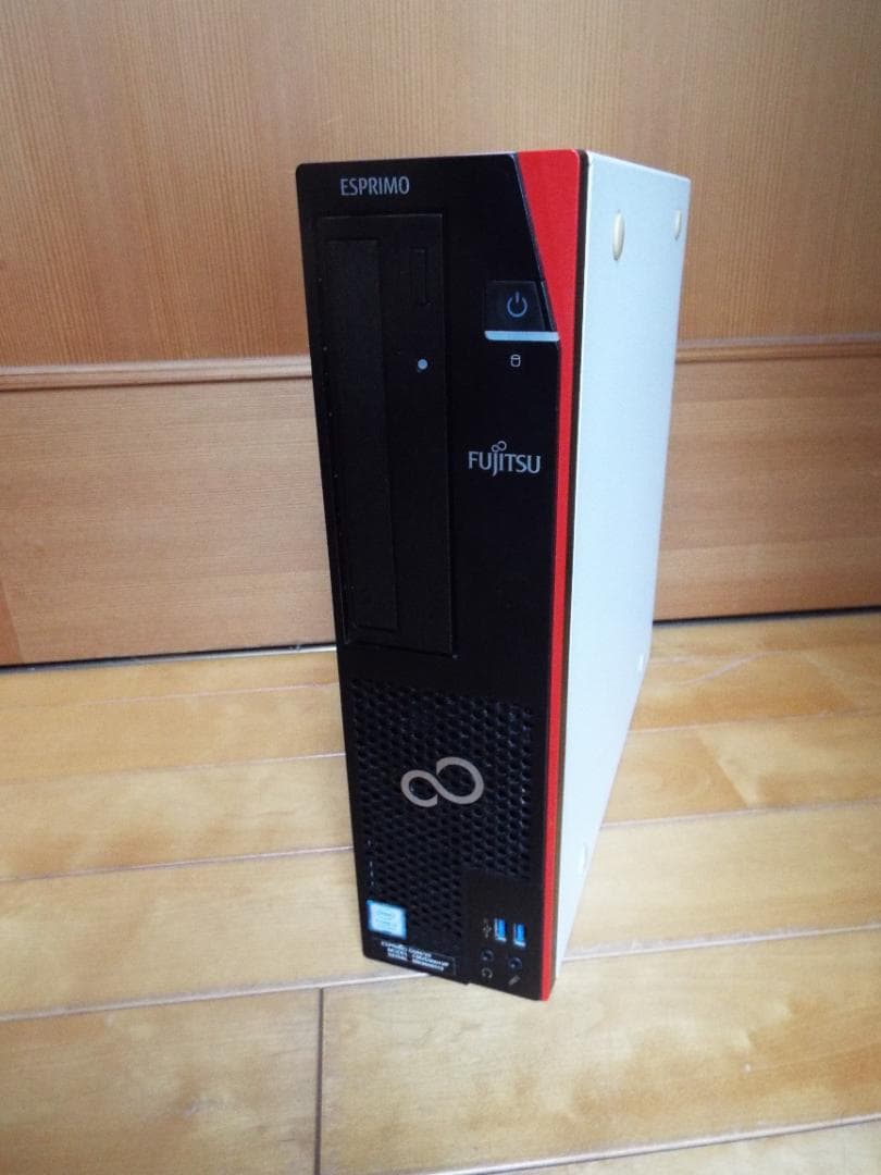 Windowsデスクトップ ESPRIMO D588/VX i3-8100 16G SSD256G+HDD